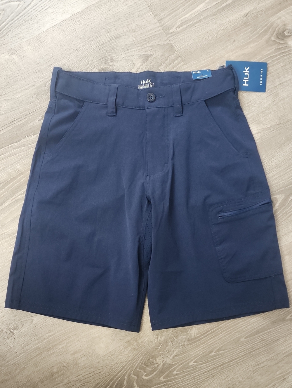 Huk Men's Navy Performance Fishing Shorts Size Small 10.5" Inseam New With Tag